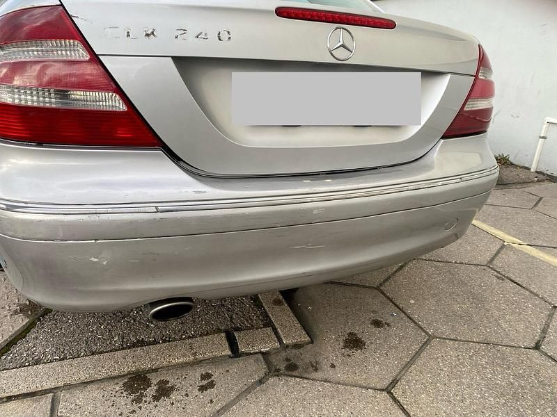 Gebraucht Mercedes CLK240 170 PS (125 kW) 2005 Silber Coupé