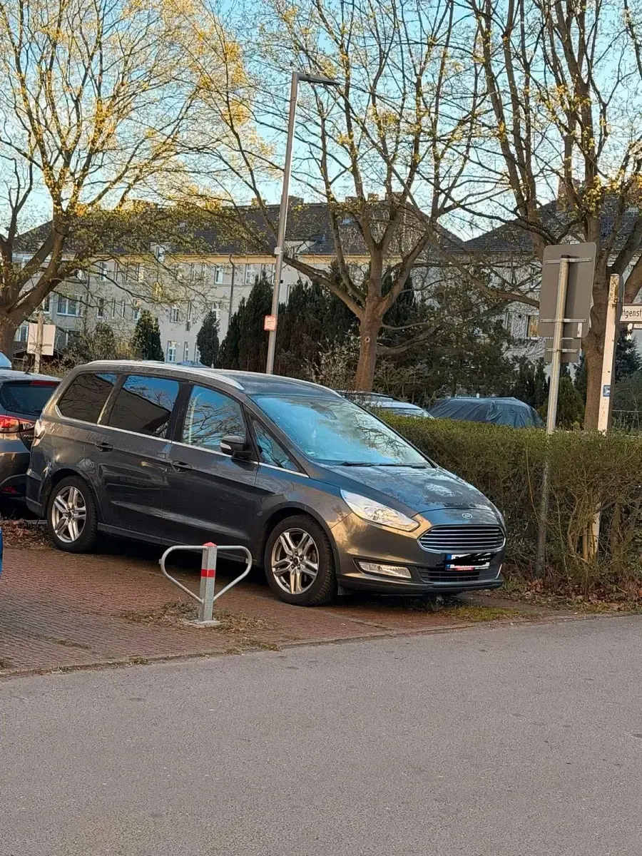 Gebraucht Ford Galaxy 211 PS (155 kW) 2016 Grau Van / Kleinbus