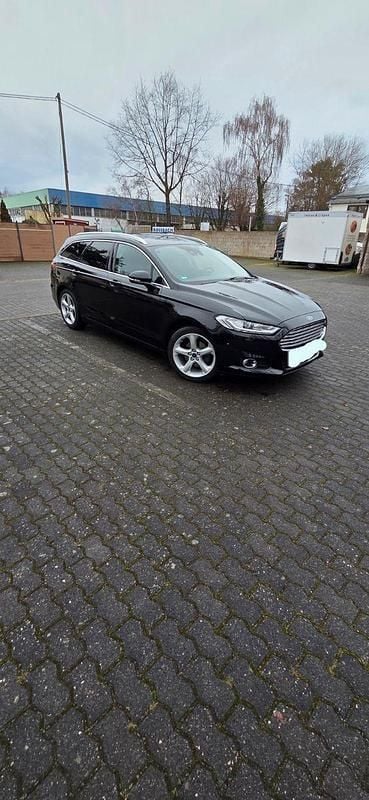 Gebraucht Ford Mondeo Titanium 179 PS (131 kW) 2016 Schwarz Kombi