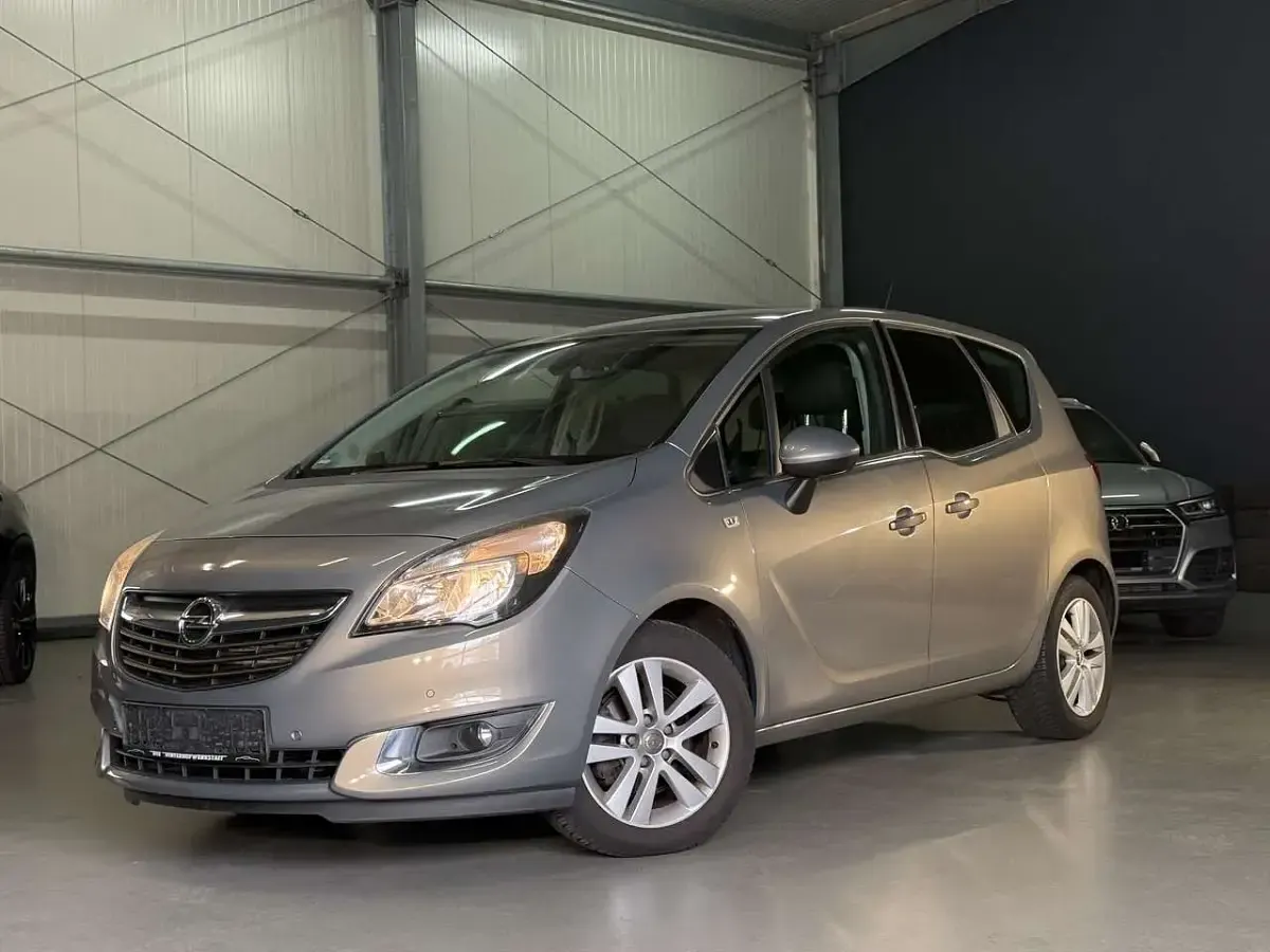 Gebraucht Opel Meriva Style 120 PS (88 kW) 2015 Muskatgrau/muskat braun(m2) Van / Kleinbus