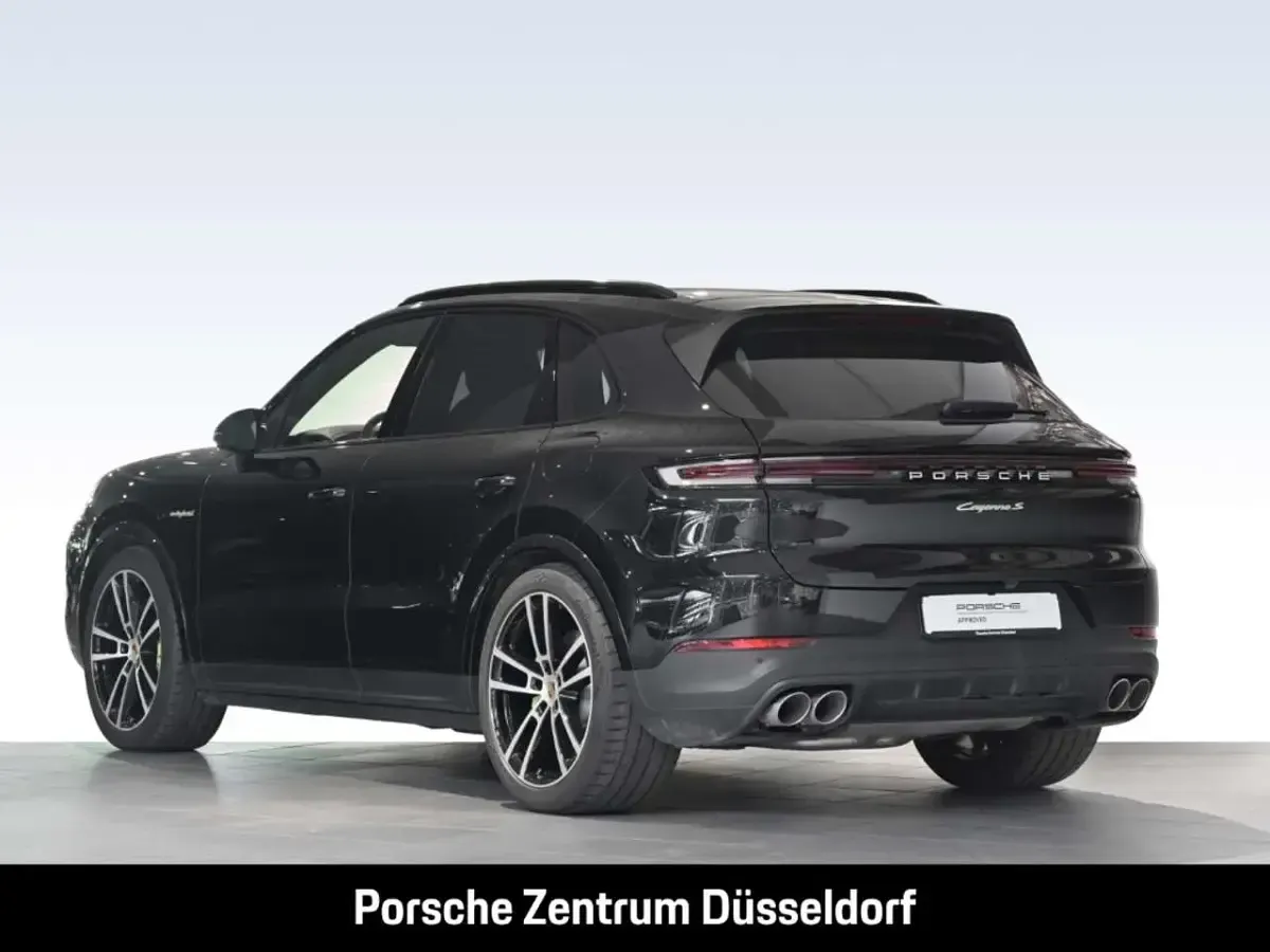 Gebraucht Porsche Cayenne S E-Hybrid 519 PS (381 kW) 2025 Schwarz SUV