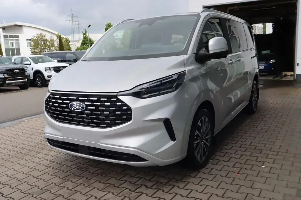 Neu Ford Tourneo Titanium X 170 PS (125 kW) 2026 Moondust silver metallic Van / Kleinbus
