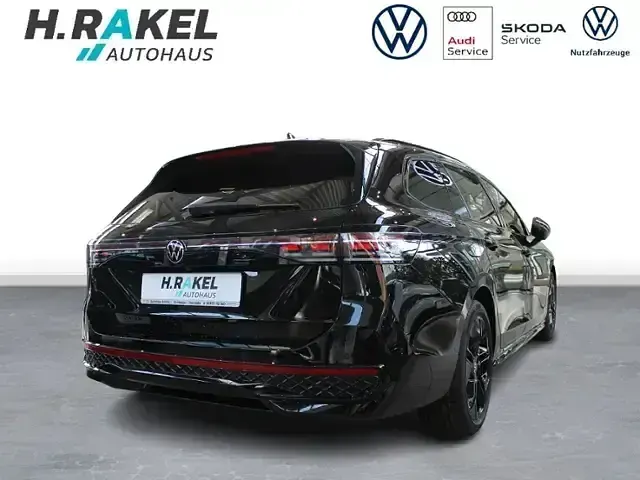 Gebraucht VW Passat R-line 150 PS (110 kW) 2026 Schwarz Kombi
