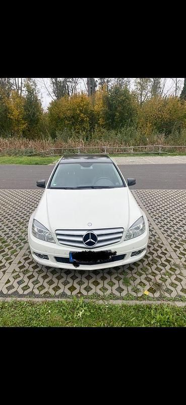 Weiß Gebraucht 2009 Mercedes C200 Limousine | 6.500 € (Fairer Preis) - Bild 1/4