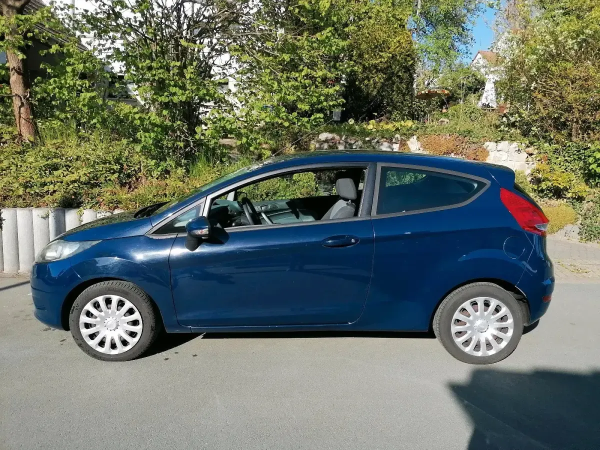 Gebraucht Ford Fiesta 60 PS (44 kW) 2008 Blau Kleinwagen