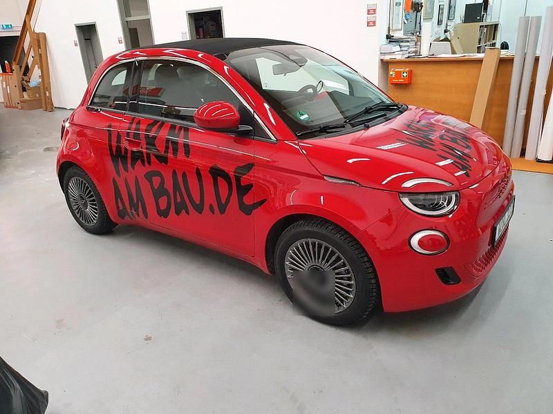 Rot Gebraucht 2022 Fiat 500e Red Cabrio | 21.799 € (Fairer Preis) - Bild 1/4