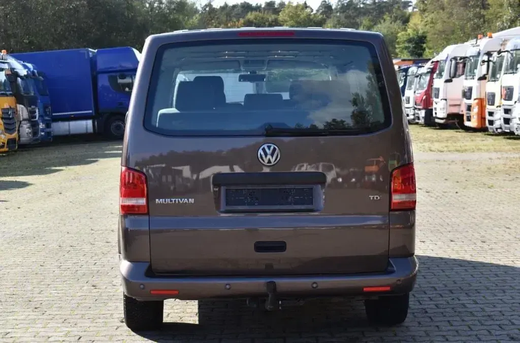 Gebraucht VW Multivan Startline 140 PS (102 kW) 2010 Braun Van / Kleinbus