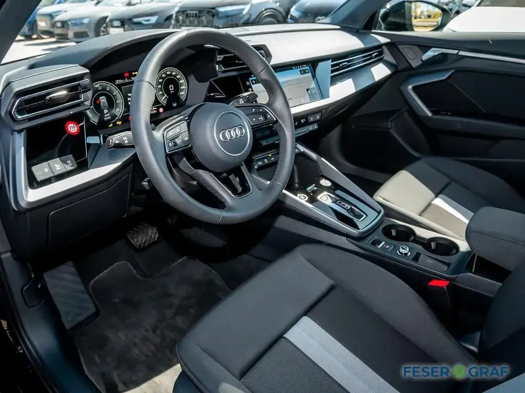Używany Audi A3 e-tron Ambiente 204 KM (150 kW) 2025 Czarny Hatchback