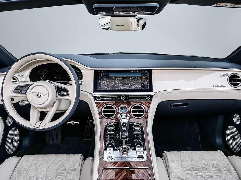 Second-hand Bentley Continental 680 CP (500 kW) 2025 Albastru Cabrio