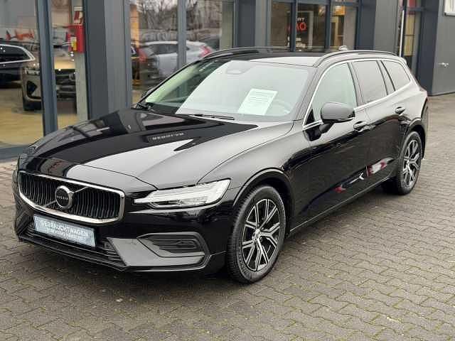Gebraucht Volvo V60 145 PS (106 kW) 2023 Kombi