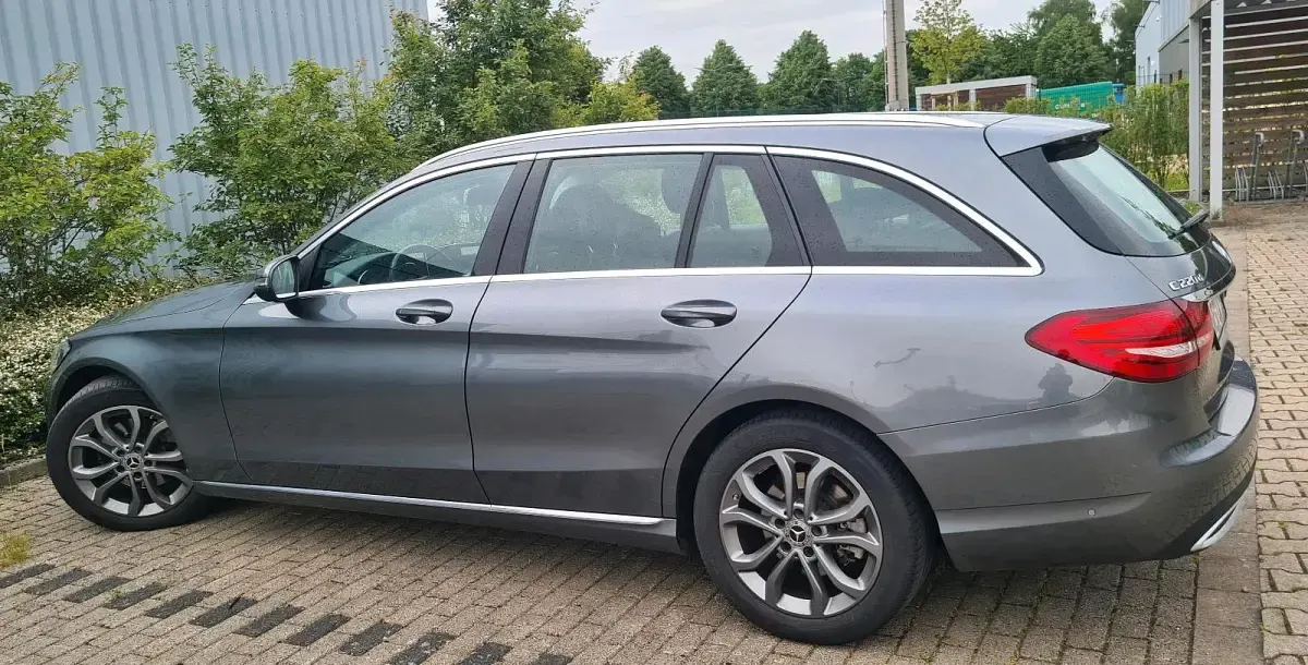Gebraucht Mercedes C220 170 PS (125 kW) 2018 Grau Kombi