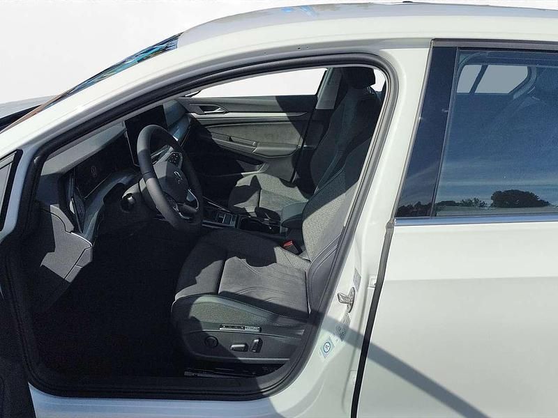 Gebraucht VW Golf VIII Style 150 PS (110 kW) 2025 Weiß Limousine