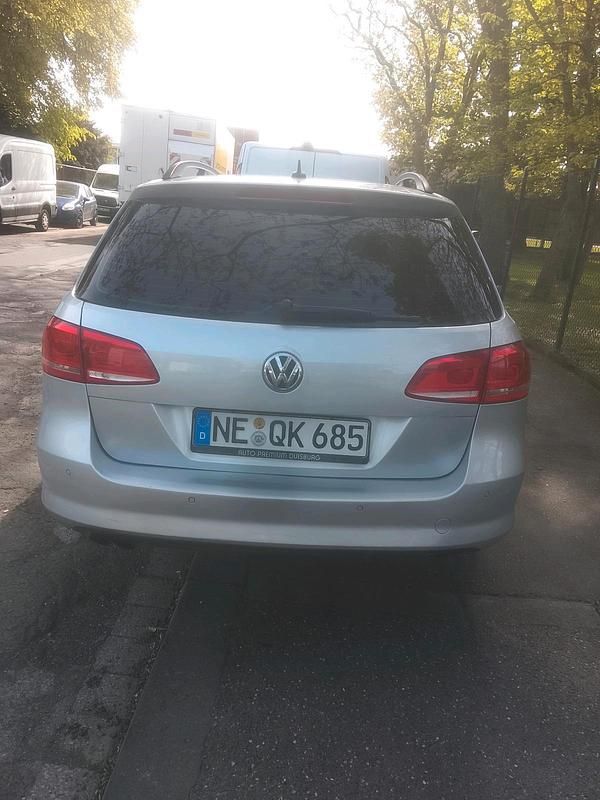 Second-hand VW Passat 140 CP (102 kW) 2013 Argintiu Break