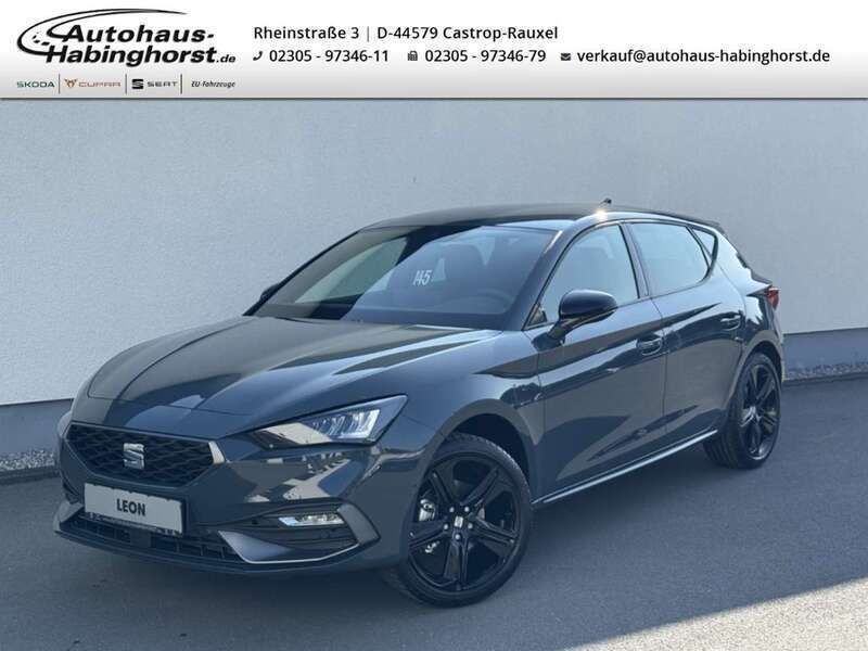 Blau Neu 2025 Seat Leon ST Black Edition Kombi | 31.690 € (Teuer) - Bild 1/3