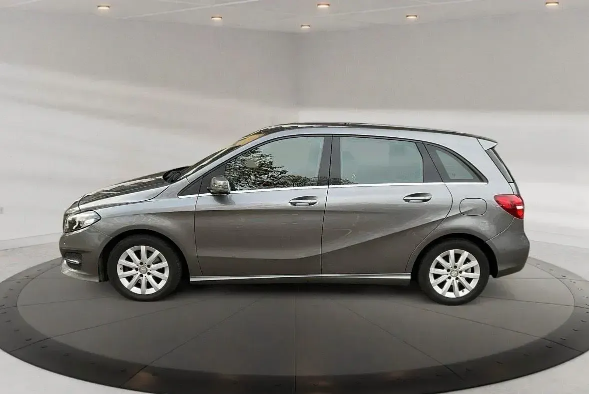 Gebraucht Mercedes B200 Style 136 PS (100 kW) 2015 Grau Kleinwagen