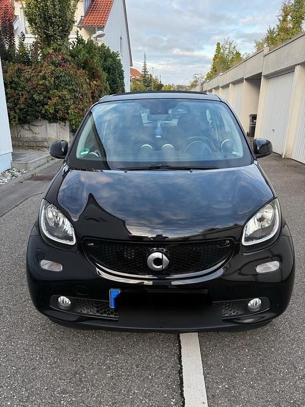 Schwarz Gebraucht 2016 Smart ForFour Limousine | 7.500 € (Fairer Preis) - Bild 1/4
