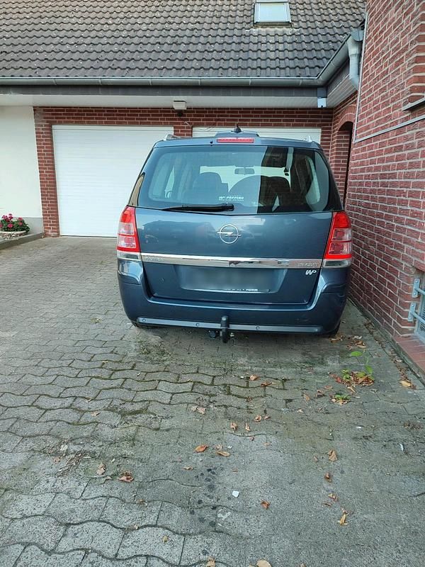 Blau Gebraucht 2005 Opel Zafira Van / Kleinbus | 1.450 € (Guter Preis) - Bild 1/4