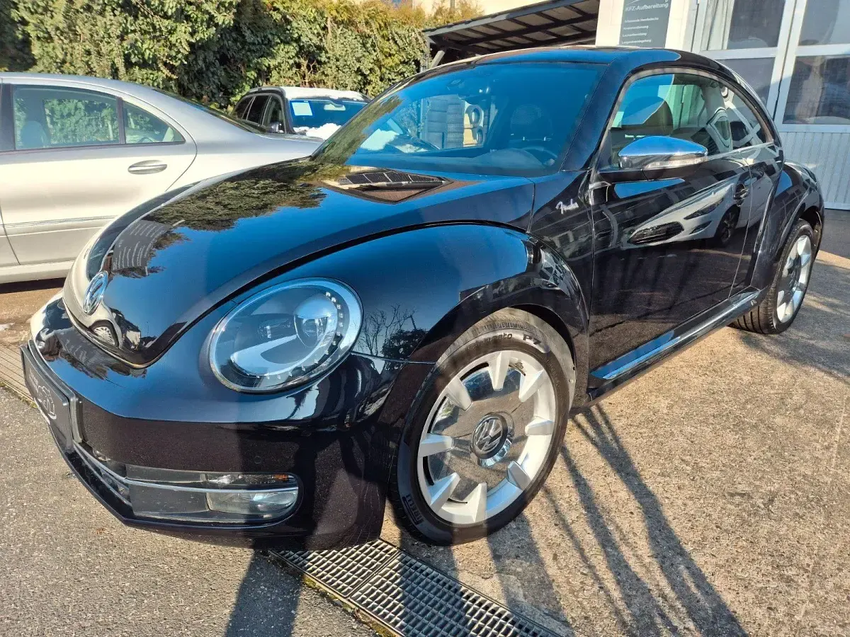 Gebraucht VW Beetle Edition 105 PS (77 kW) 2013 Schwarz Kleinwagen
