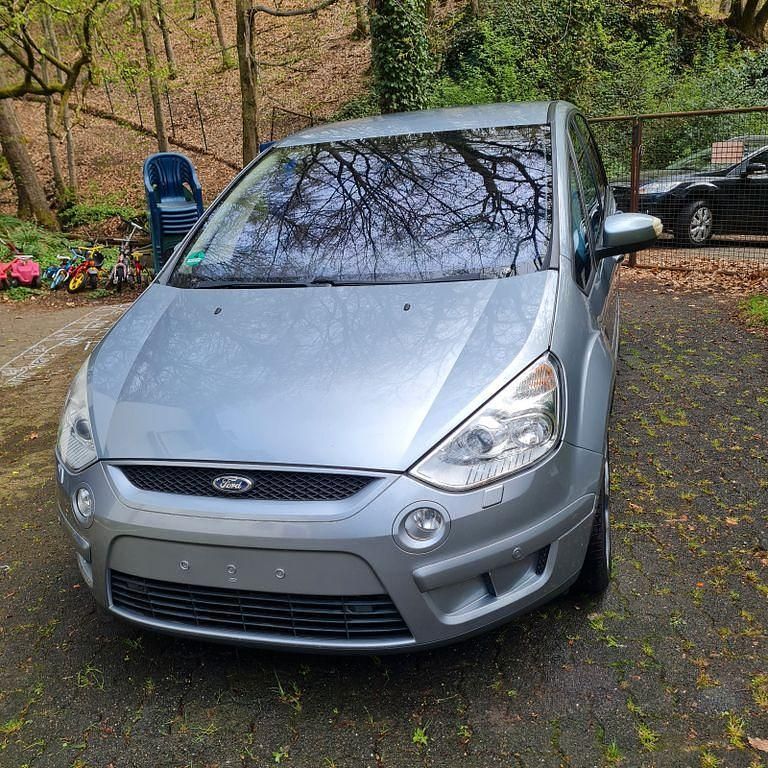 Gebraucht Ford S-MAX Titanium 140 PS (102 kW) 2008 Silber Van / Kleinbus