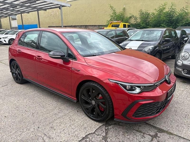 Rot Gebraucht 2023 VW Golf VIII GTI Limousine | 30.999 € (Guter Preis) - Bild 1/4