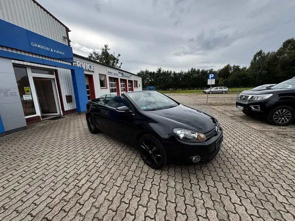 Gebraucht VW Golf Cabriolet Basis 105 PS (77 kW) 2012 Schwarz Cabrio