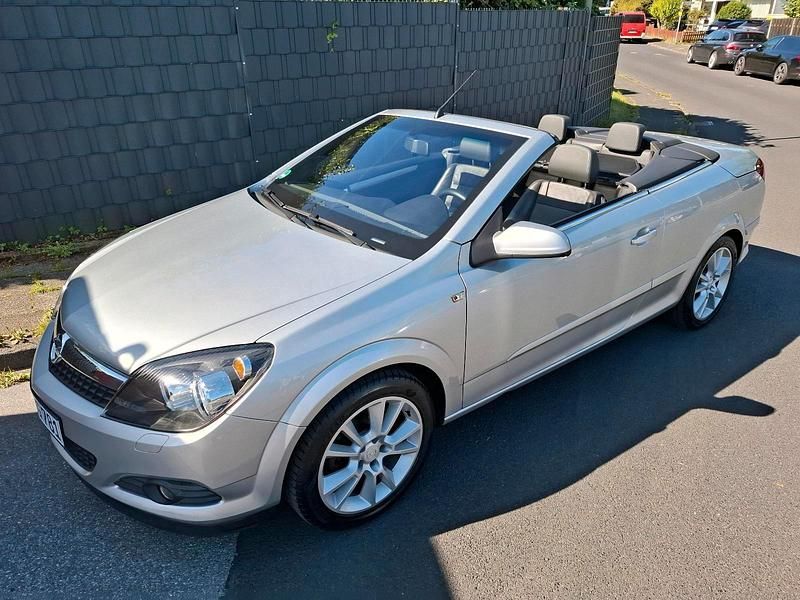 Silber Gebraucht 2006 Opel Astra Cabriolet Cabrio | 4.200 € (Teuer) - Bild 1/4