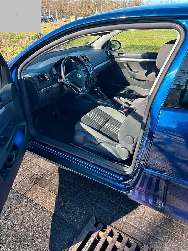 Gebraucht VW Golf V 102 PS (75 kW) 2008 Blau Kleinwagen