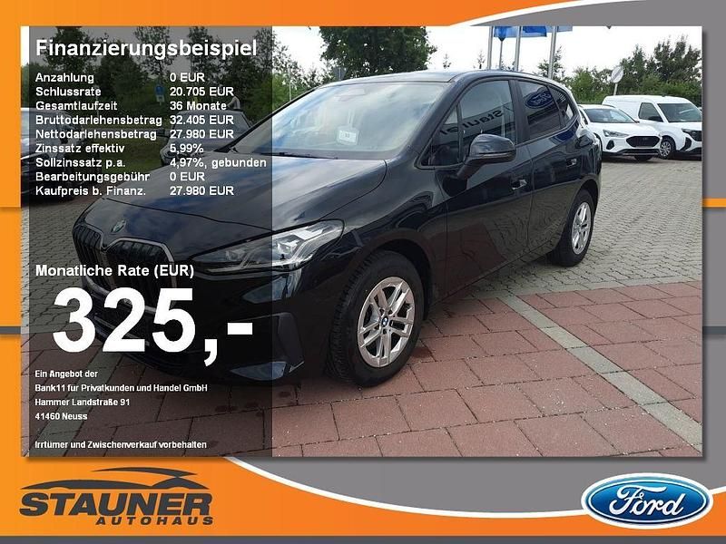 Black sapphire metallic Gebraucht 2023 BMW 218 Active Tourer Sport Line Van / Kleinbus | 27.980 € (Fairer Preis) - Bild 1/4