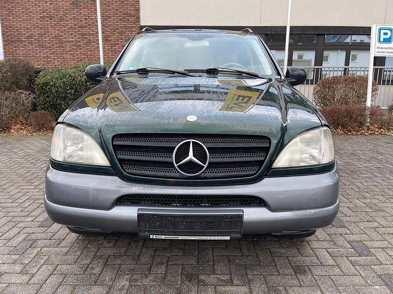 Gebraucht Mercedes ML320 218 PS (160 kW) 1999 Grün SUV