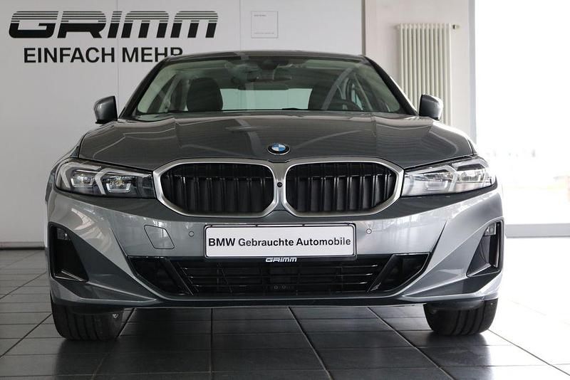 Gebraucht BMW 320 184 PS (135 kW) 2024 Skyscraper grau metallic Limousine