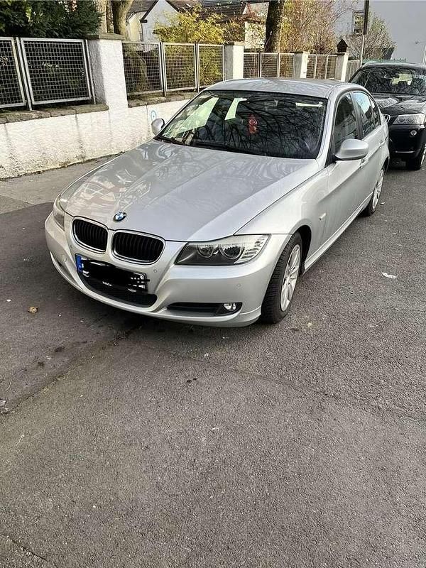 Gebraucht BMW 318 143 PS (105 kW) 2008 Silber Limousine