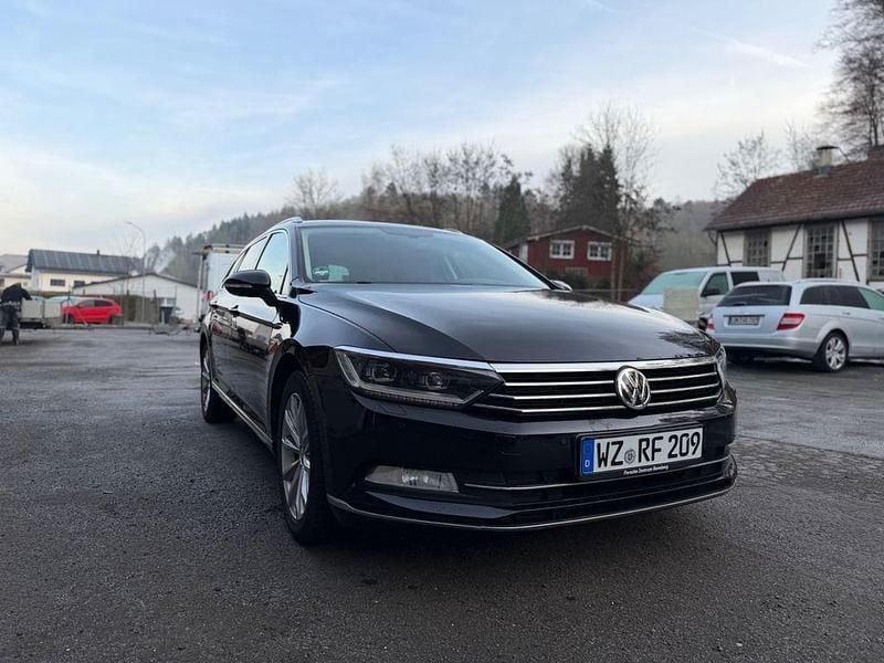 Gebraucht VW Passat Comfortline 120 PS (88 kW) 2018 Schwarz Kombi
