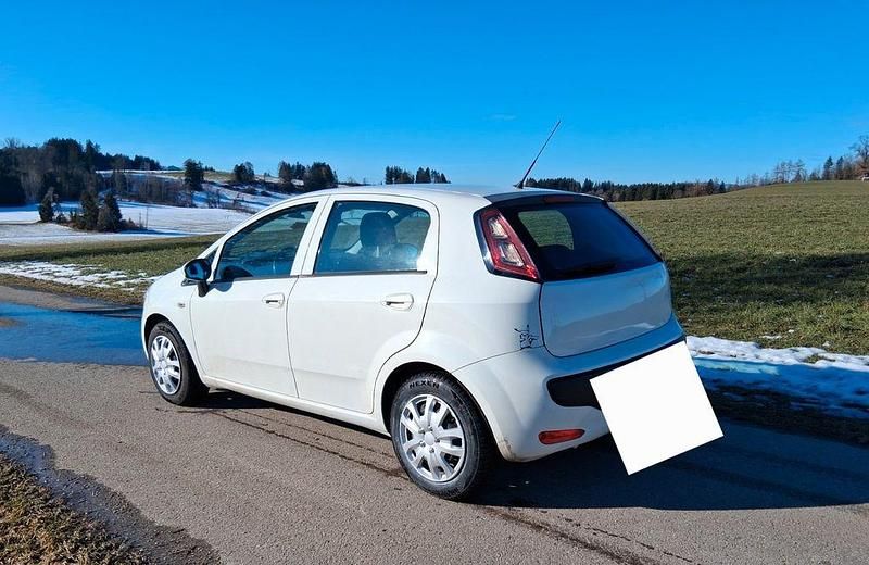 Gebraucht Fiat Punto Evo Dynamic 69 PS (50 kW) 2011 Weiß Kleinwagen