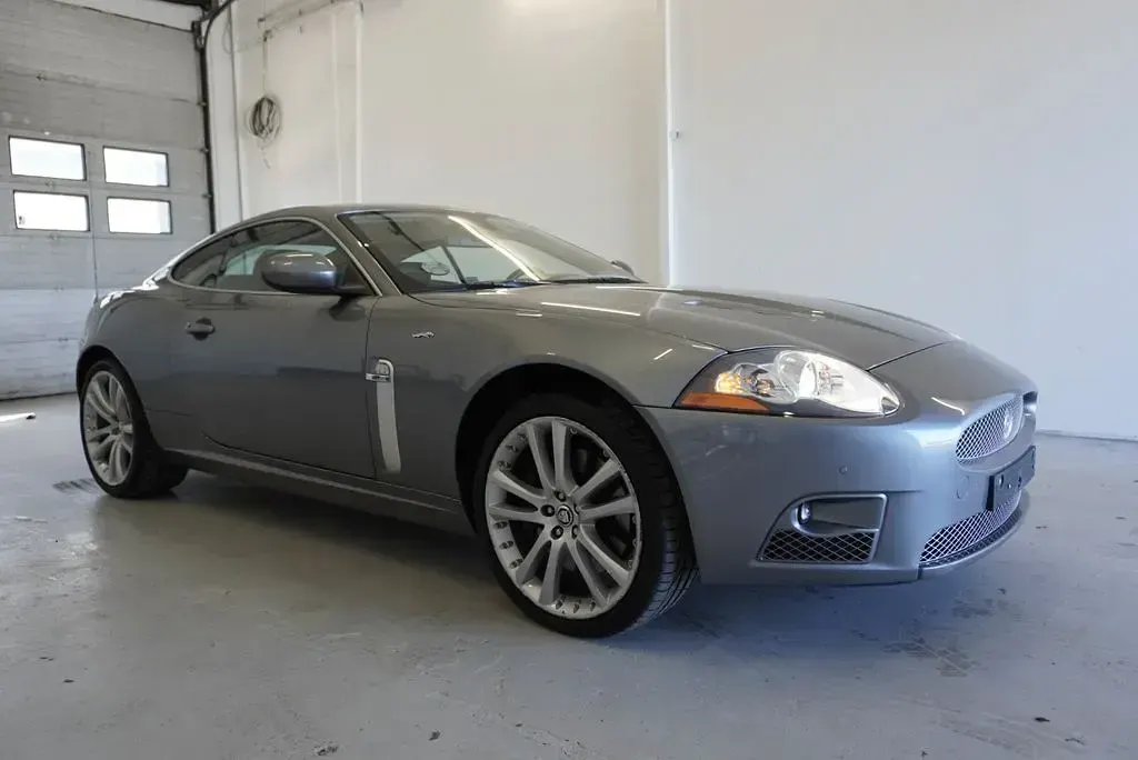 Gebraucht Jaguar XKR 416 PS (305 kW) 2017 Grau Coupé