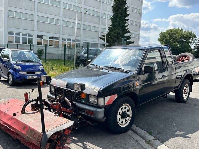 Schwarz Gebraucht 1994 Nissan PickUp Abholung | 4.900 € - Bild 1/4
