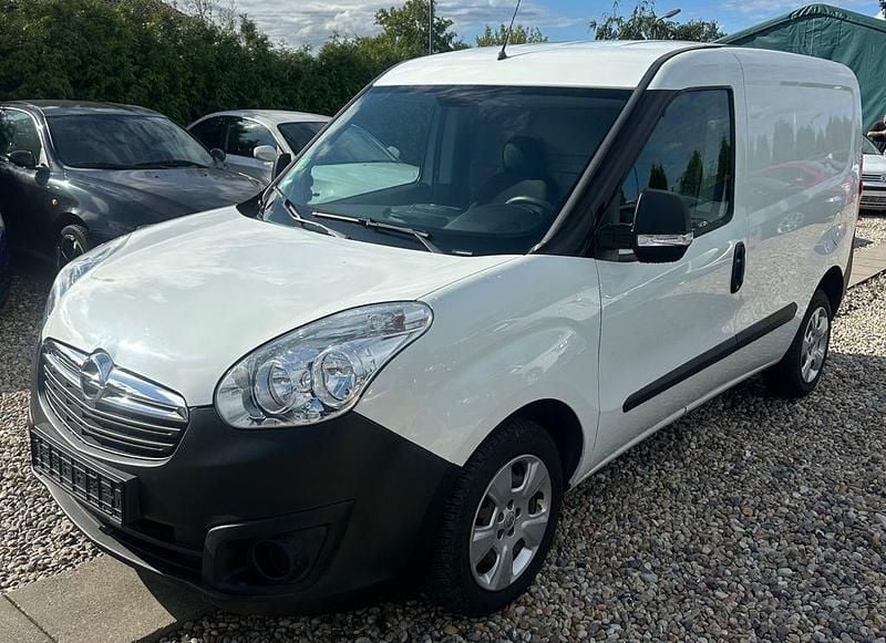 Gebraucht Opel Combo 90 PS (66 kW) 2016 Weiß Van / Kleinbus