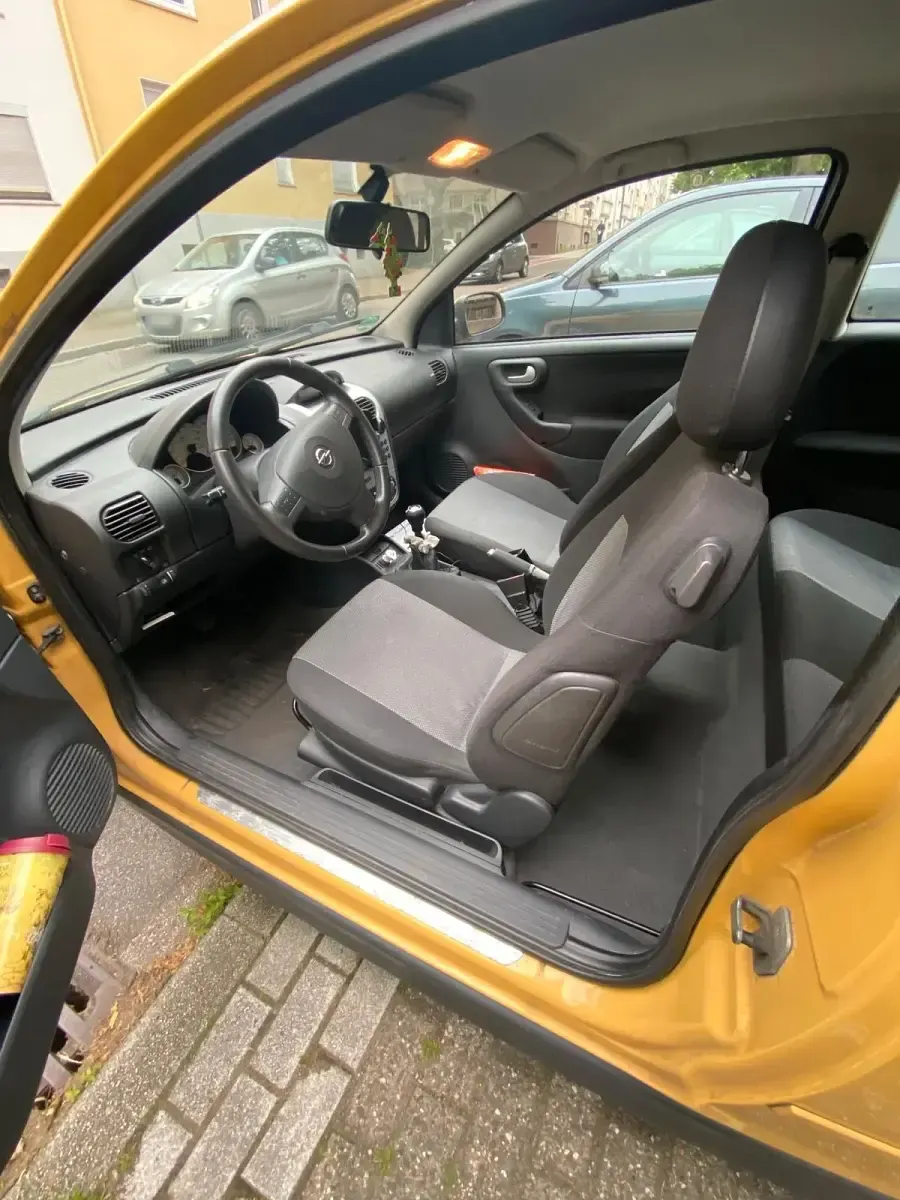 Gebraucht Opel Corsa 80 PS (58 kW) 2005 Gelb Kleinwagen