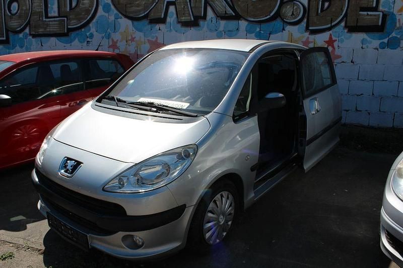 Grau Gebraucht 2007 Peugeot 1007 Premium Kleinwagen | 2.777 € (Etwas zu teuer) - Bild 1/4
