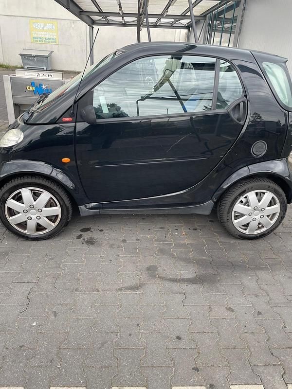 Schwarz Gebraucht 2000 Smart ForTwo Coupé Kleinwagen | 1.200 € (Fairer Preis) - Bild 1/4