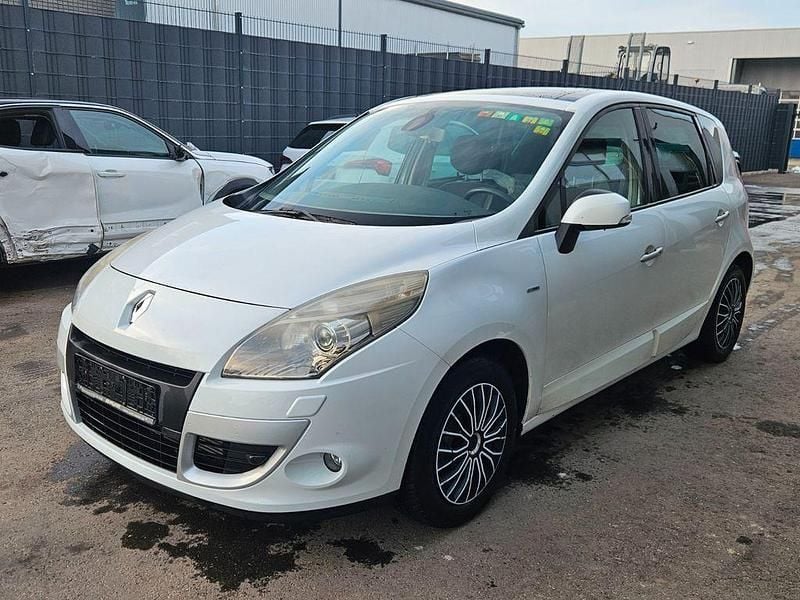 Weiß Gebraucht 2011 Renault Scénic III Bose Edition Van / Kleinbus | 3.350 € (Guter Preis) - Bild 1/4