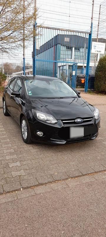 Gebraucht Ford Focus SYNC Edition 125 PS (91 kW) 2013 Schwarz Limousine