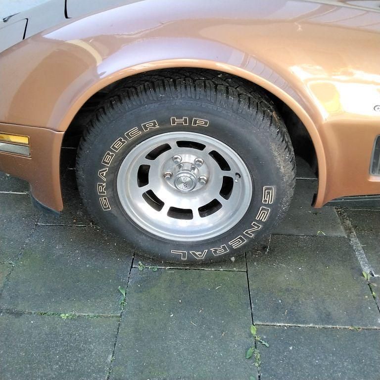 Second-hand Corvette C3 203 CP (149 kW) 1981 Coupe