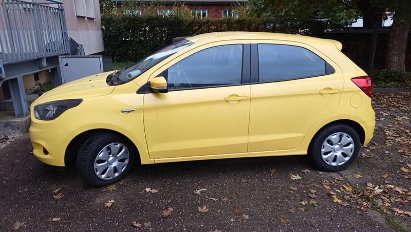 Gelb Gebraucht 2017 Ford Ka Plus Kleinwagen | 8.499 € (Guter Preis) - Bild 1/4