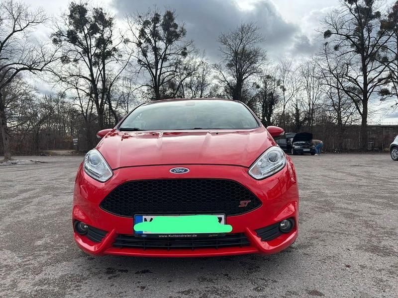 Gebraucht Ford Fiesta ST 182 PS (133 kW) 2013 Rot Kleinwagen