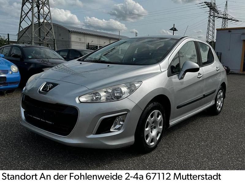 Grau Gebraucht 2012 Peugeot 308 Access Limousine | 2.790 € (Guter Preis) - Bild 1/4