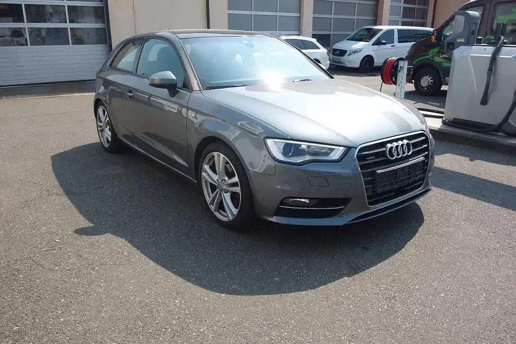 Gebraucht Audi A3 S-Line 179 PS (131 kW) 2013 Grau Limousine