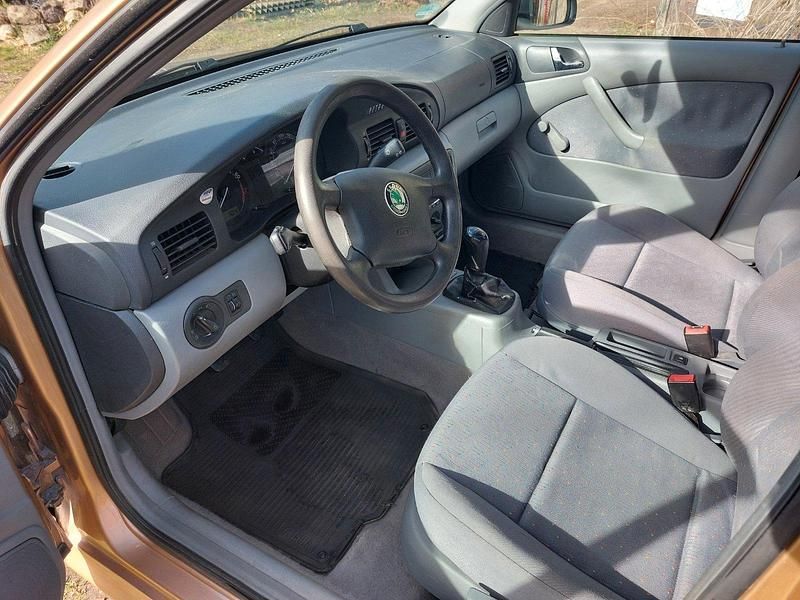 Second-hand Skoda Octavia 75 CP (55 kW) 2001 Auriu Break