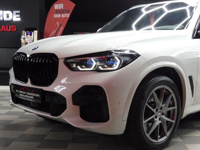 Alpinweiss iii Gebraucht 2022 BMW X5 M Sport SUV | 51.999 € (Superpreis) - Bild 1/4