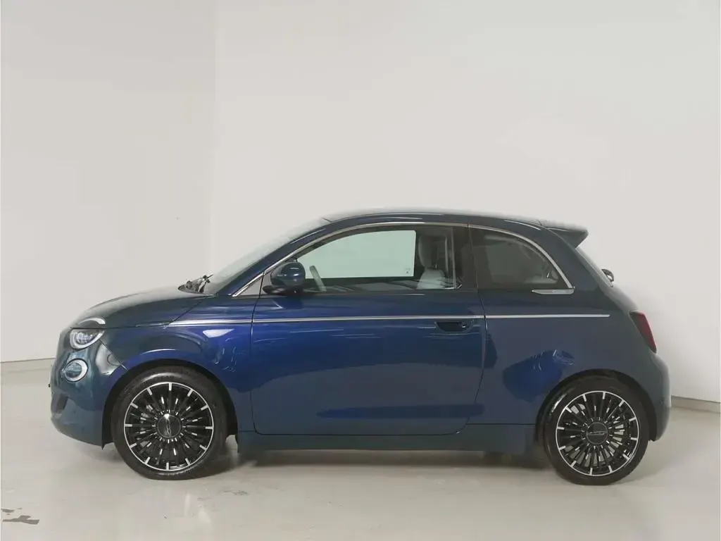 Gebraucht Fiat 500e La Prima 86 kW (118 PS) 2022 Ozean grün Limousine