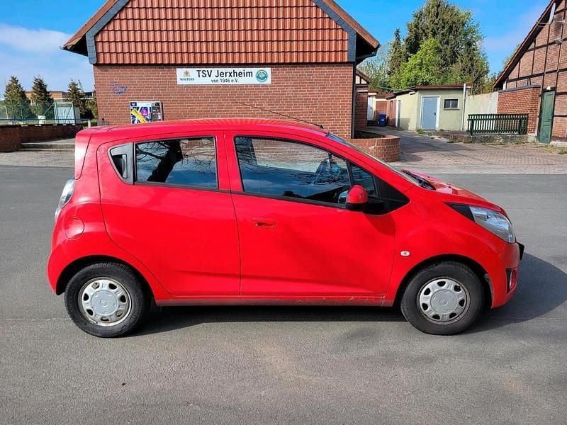 Second-hand Chevrolet Spark 68 CP (50 kW) 2012 Roșu Hatchback